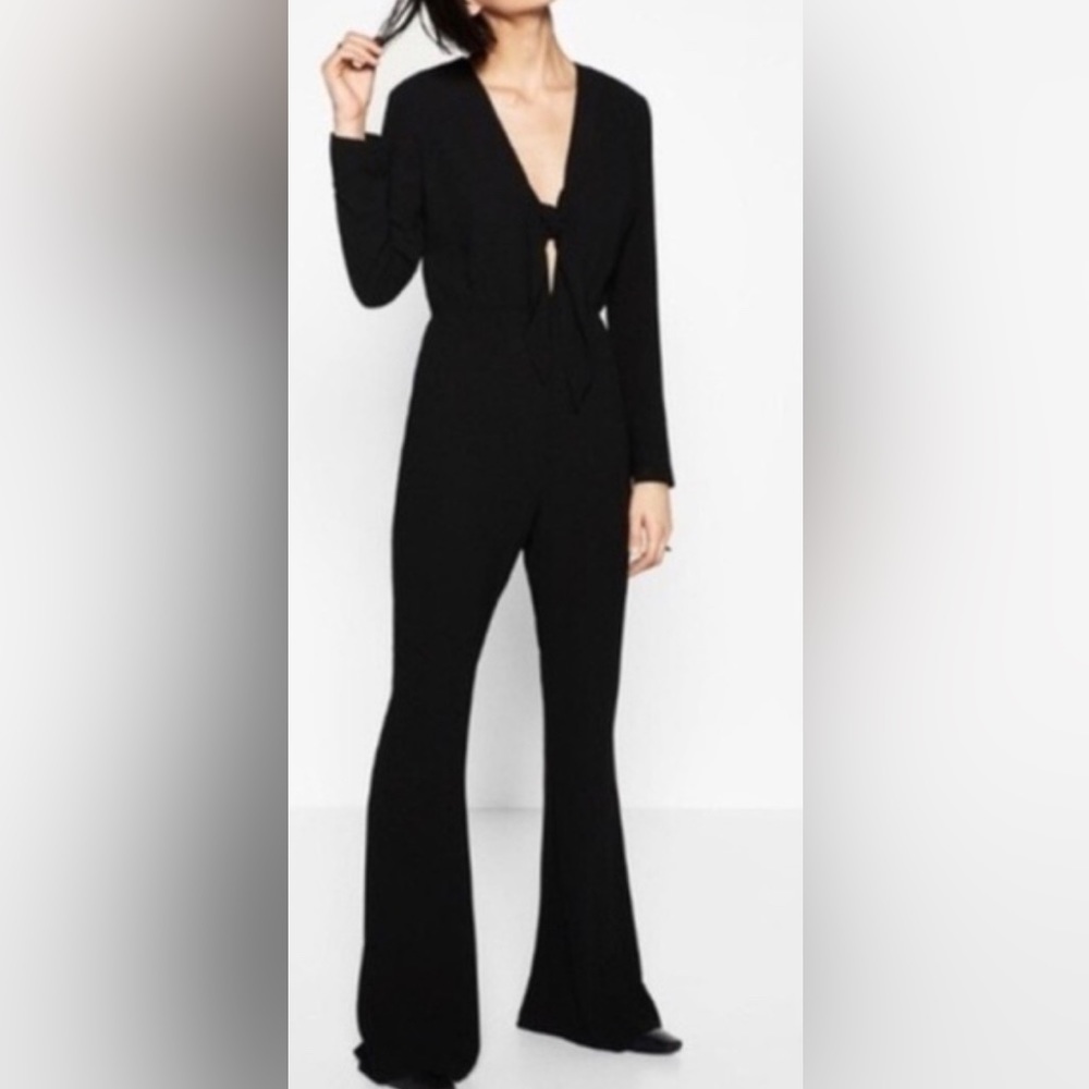 ZARA Women BLACK SEXY Deep Plunge Tie Neckline Jumpsuit Flared leg Size XS EUC